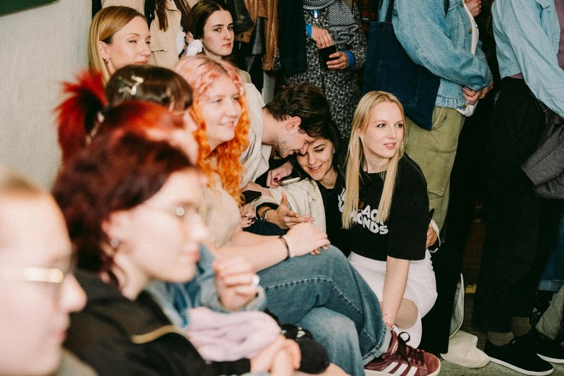 »Pogumno!« Ta znana slovenska skupina v enem tednu storila, kar ni še nihče – zdaj vemo razlog!