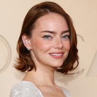 Ena najbolj opaznih oblek večera: kreacija Emme Stone skriva podrobnost, ki vas bo sezula