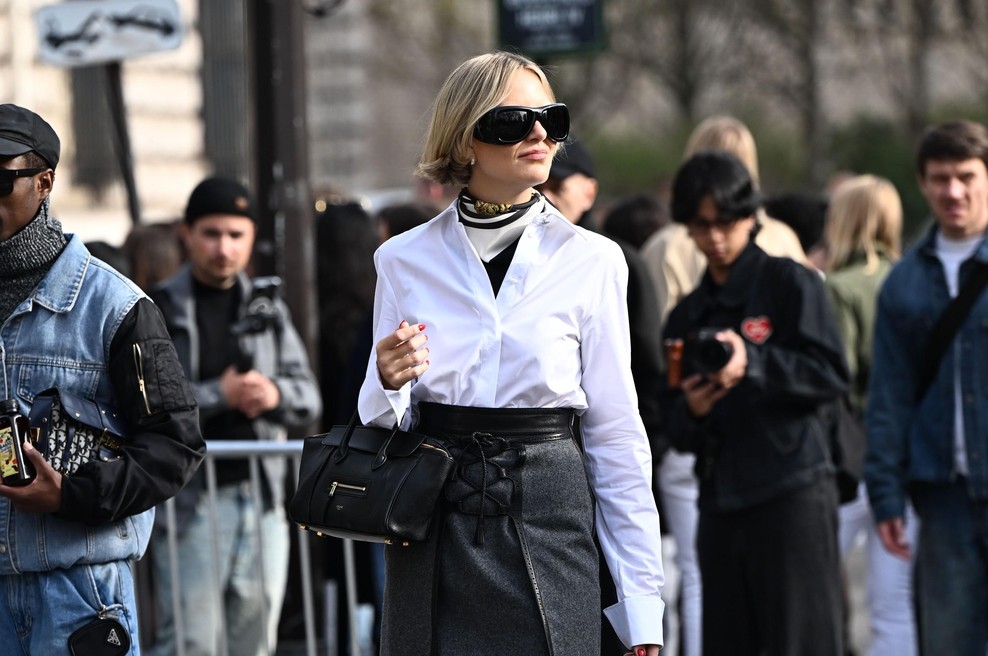 Hlače s preklopom bodo velik hit pomladi: že so preplavile ulice modnih prestolnic (foto: Profimedia)