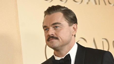 Ljudje komentirajo DiCaprijev videz na oskarjih: "Kriza srednjih let na dveh nogah"