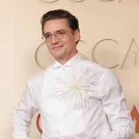 Pedro Pascal v Chanelu je zmagovalna modna izbira oskarjev