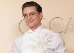 Pedro Pascal v Chanelu je zmagovalna modna izbira oskarjev