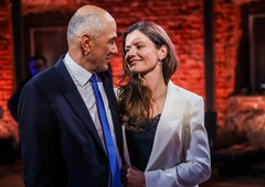 Kaj je z izbiro oblačil na soočenju sporočila Urška Bačovnik Janša?