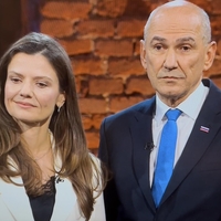 Kaj je z izbiro oblačil na soočenju sporočila Urška Bačovnik Janša?