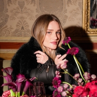 Pomladna modna muza: Rosie Huntington-Whiteley nas je navdihnila na tednu mode v Parizu