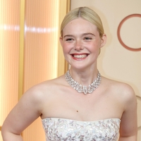 Slovenka v ozadju ene najbolj opaznih oblek na oskarjih: v njej blestela Elle Fanning