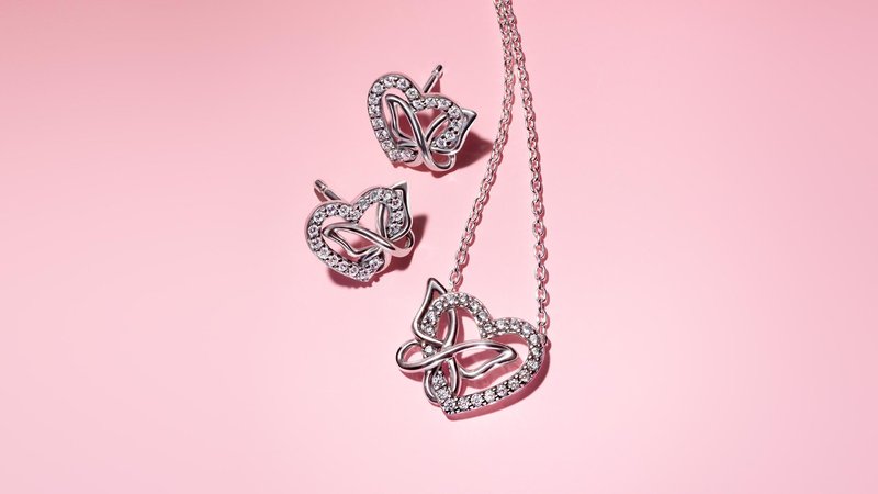 Še iščete popolno darilo za materinski dan? S Pandoro podarite trajni spomin