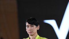 
                                                         Model Brian Metcalf se vrača k The Bureau za teden mode v Los Angelesu