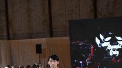 
                                                         Model Brian Metcalf se vrača k The Bureau za teden mode v Los Angelesu