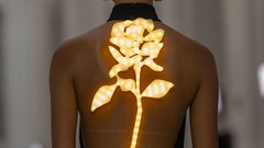 
                                                         Isabel Sanchis modna revija