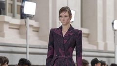 
                                                         Isabel Sanchis modna revija