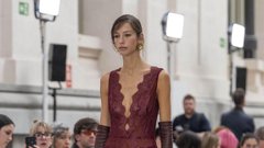 
                                                         Isabel Sanchis modna revija