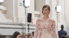 
                                                         Isabel Sanchis modna revija