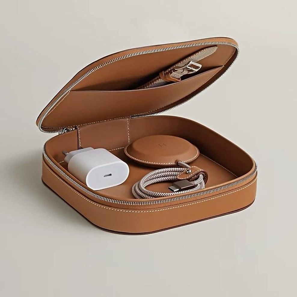 Hermès predstavil komplet za polnjenje telefona (zanj boste odšteli kar 4000 evrov) (foto: Hermes)