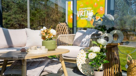 Tako bodo videti naše terase, balkoni in vrtovi to sezono! (trendi za 2026)