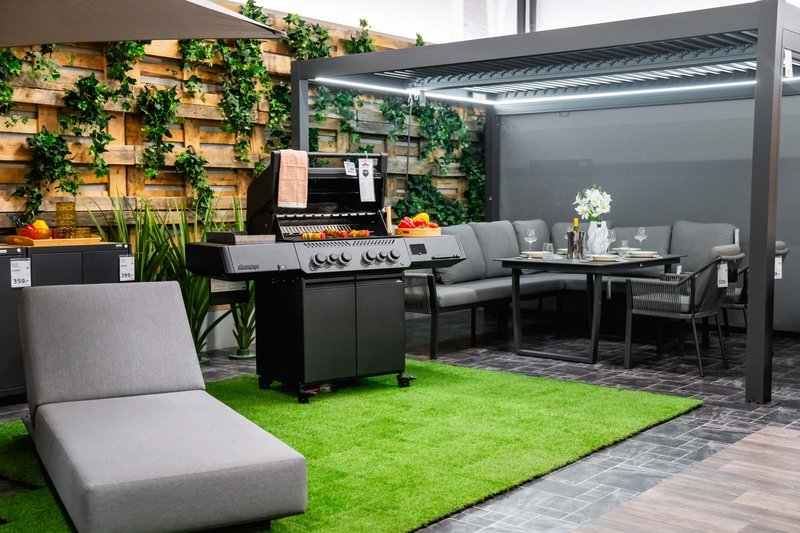 Tako bodo videti naše terase, balkoni in vrtovi to sezono! (trendi za 2026)