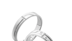 
                                                         Večnost v najlepši obliki: poročna prstana, ki nosita vajino zgodbo