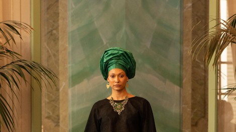 BÉMI IVORY With TANIA CLAIRE AUSTRALIA Jewelry & INDUS THREADS Bag