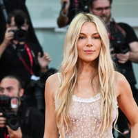 Sienna Miller uporablja serum, ki ga mnogi opisujejo kot alternativo botoksu