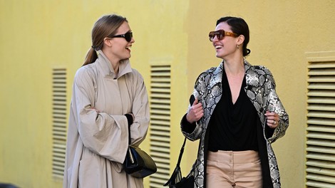 "It" dekleta prisegajo na najbolj opazen trend te sezone