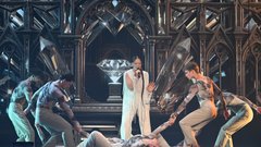 
                                                         Nina Pušlar Aria koncert Odiseja obleka