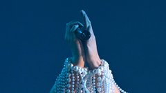 
                                                         Nina Pušlar Aria koncert Odiseja obleka