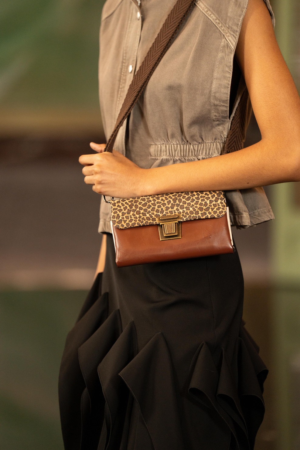 FRAU SCHMETTERLING Bag With IZSEL Shoes