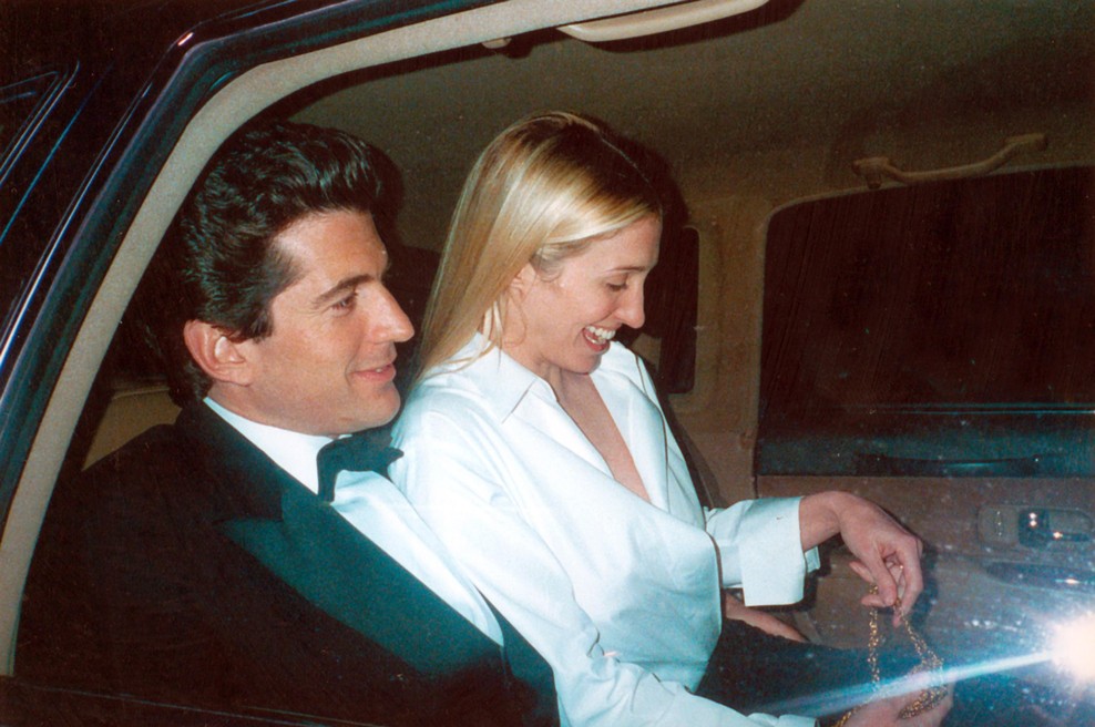 Kako je bilo videti zadnje tragično leto Carolyn Bessette in Johna F. Kennedyja Jr.? (foto: Profimedia)
