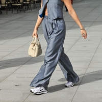 Kako svojim čevljem podaljšati življenjsko dobo? V Ljubljano je prispela rešitev: The Sole Cleanic