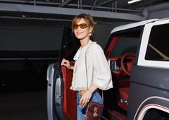 Bella Hadid spreminja svoj stil, navdihuje jo največje "it" dekle 90. let