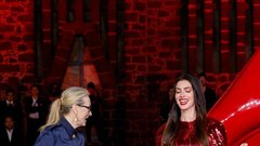 Anne Hathaway in Meryl Streep premiera film