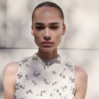 To obleko iz Manga so ženske v hipu razgrabile! Nekaj na njej prav nikomur ne da miru