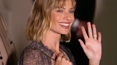 Margot Robbie razkriva modni kos, ki to pomlad izpodriva kavbojke