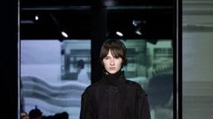 
                                                         Moda kot ogledalo. Answear odpira sezono SS26 z lastno modno revijo (GALERIJA)