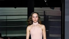 
                                                         Moda kot ogledalo. Answear odpira sezono SS26 z lastno modno revijo (GALERIJA)