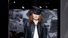 
                                                         Moda kot ogledalo. Answear odpira sezono SS26 z lastno modno revijo (GALERIJA)