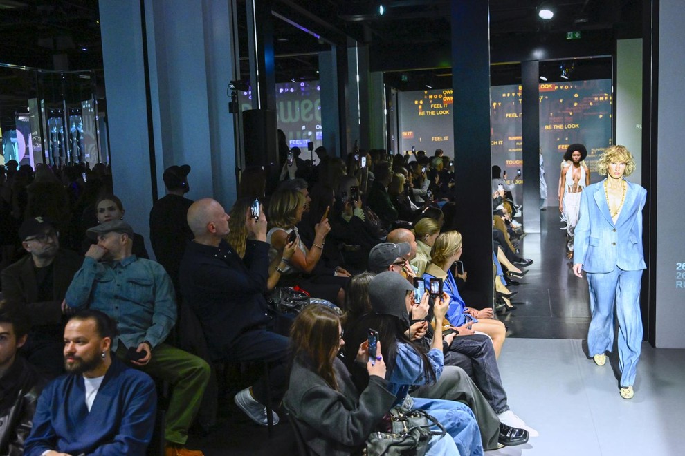 Moda kot ogledalo. Answear odpira sezono SS26 z lastno modno revijo (GALERIJA)