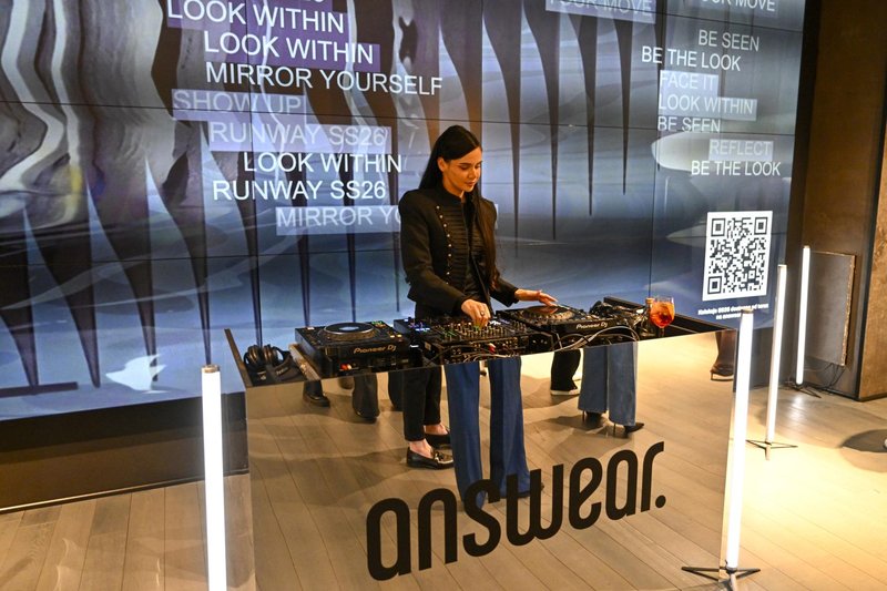 Moda kot ogledalo. Answear odpira sezono SS26 z lastno modno revijo (GALERIJA)
