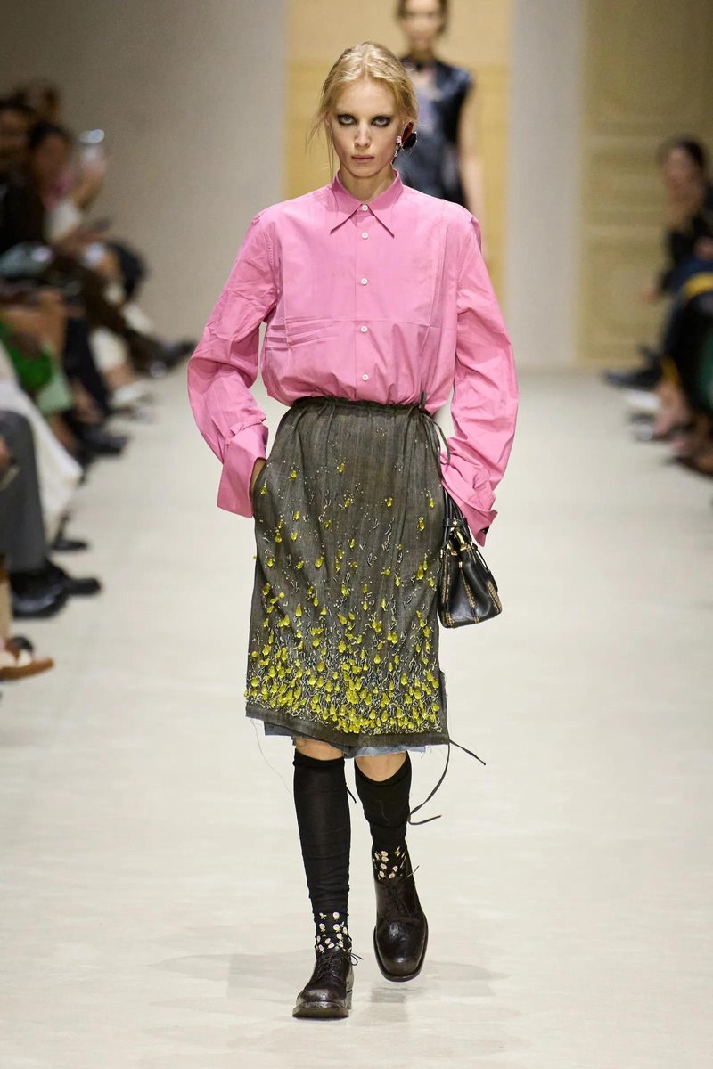 Najlepši barvni duo iz modnih pist: takoj poživi vsak pomladni outfit