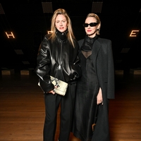 Nimajo vrtoglavo visoke pete in niso “hot”, a so najbolj zaželeni čevlji sezone