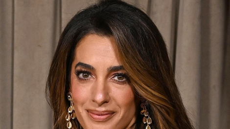 Amal Clooney pričeska
