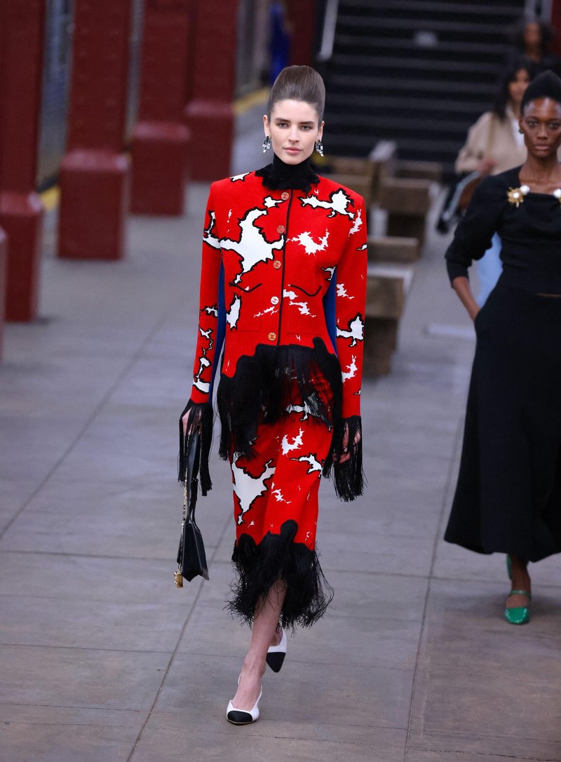 Hudičevka tokrat ni v Pradi, ampak v Chanelu: Meryl Streep na promociji filma v čudoviti kreaciji Matthieuja Blazyja