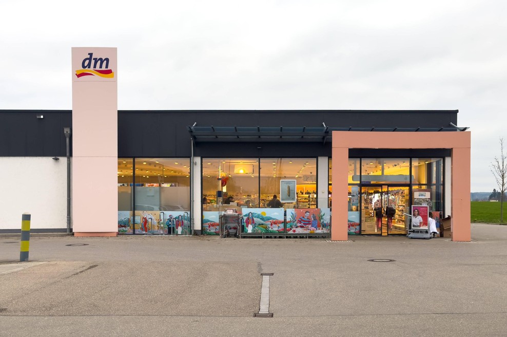 Ta izdelek v DM kradejo kot nori: stane le 4,95 evra, a so se v trgovini odločili za drastičo potezo (foto: Profimedia)