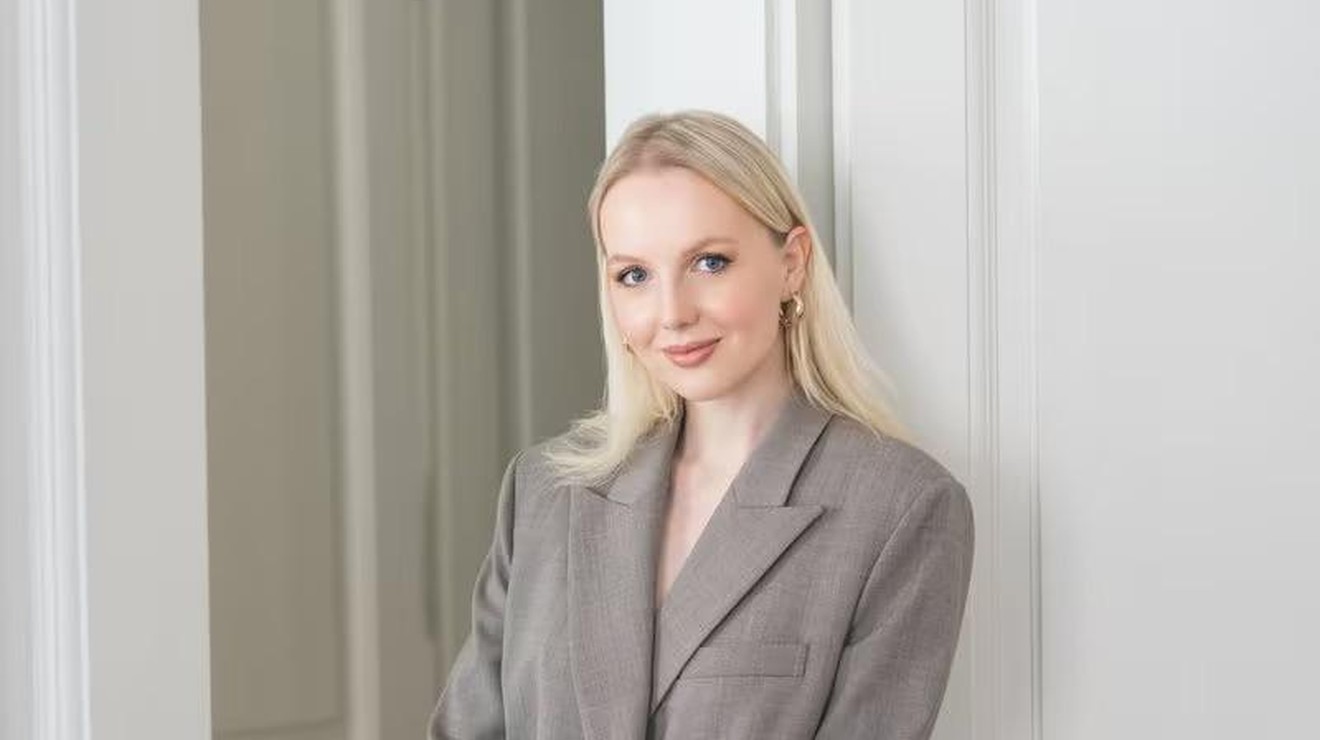 Spoznajte Ajdo Gregorc, pomočnico urednice Elle, ki sestavlja žirijo ELLE Beauty Awards 2026