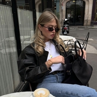 Kaj obleči, ko nimate nič za obleči? 5 formul, ki vedno delujejo (in jih že imate v omari)