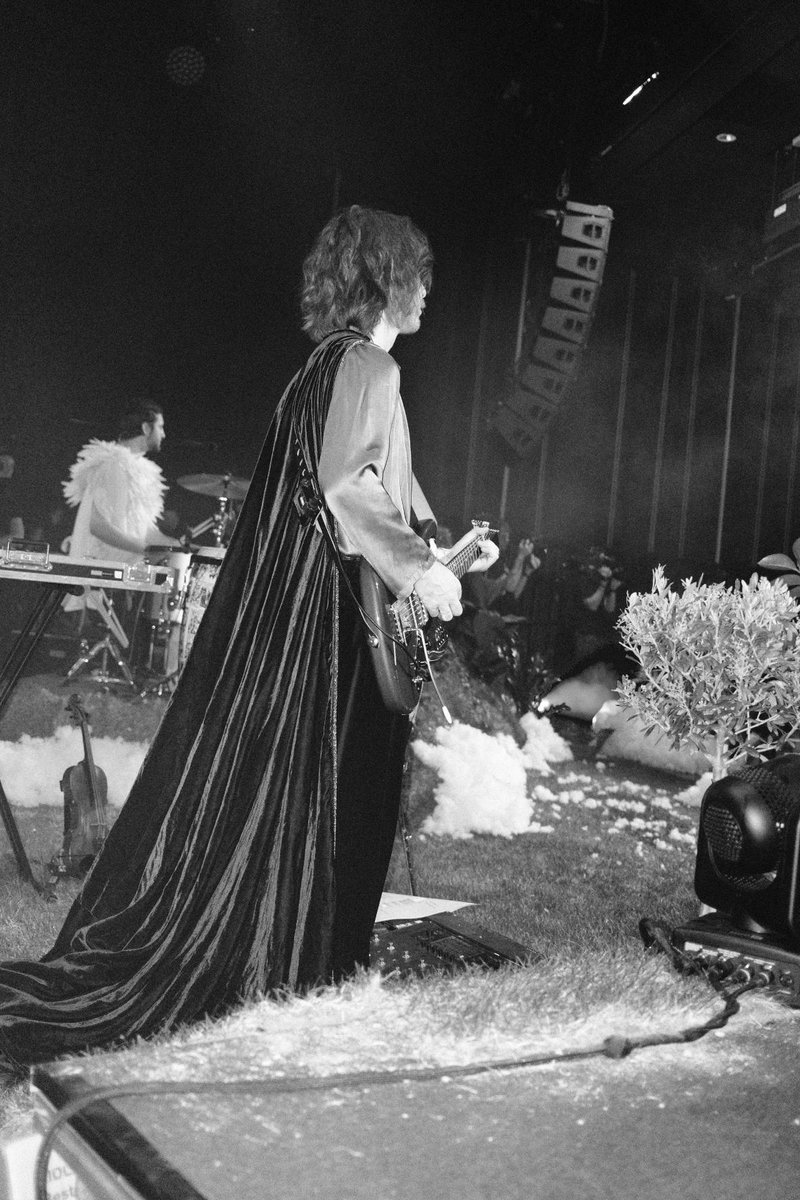 Ekskluzivno: izza kulisja sanjavih kostumov skupine Kokosy v Kinu Šiška, ki so jemali dih!