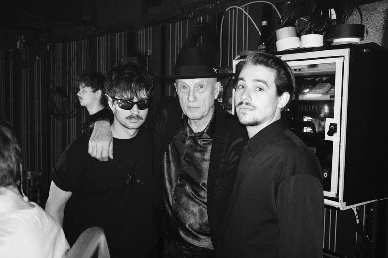 Ekskluzivno: izza kulisja sanjavih kostumov skupine Kokosy v Kinu Šiška, ki so jemali dih!