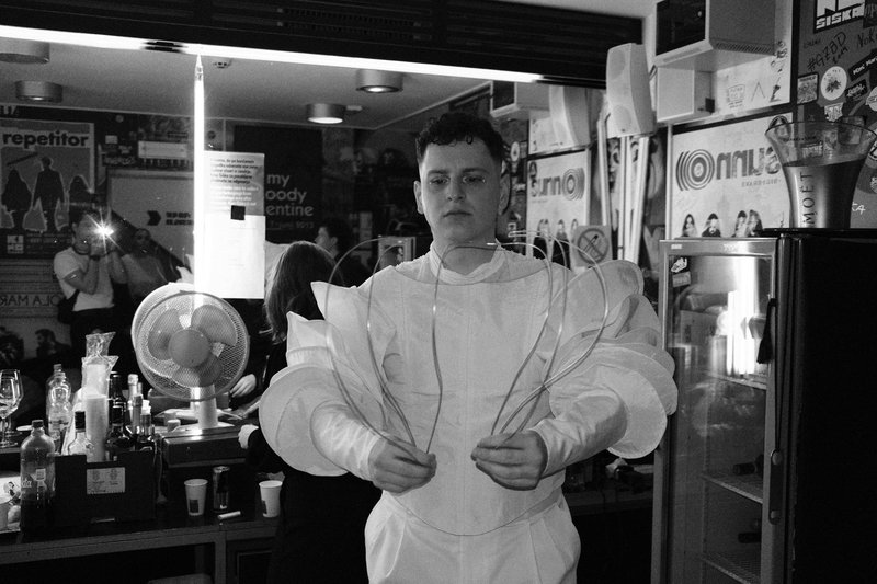 Ekskluzivno: izza kulisja sanjavih kostumov skupine Kokosy v Kinu Šiška, ki so jemali dih!