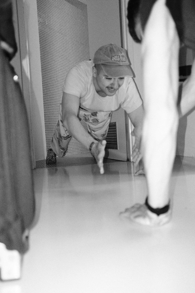 Ekskluzivno: izza kulisja sanjavih kostumov skupine Kokosy v Kinu Šiška, ki so jemali dih!