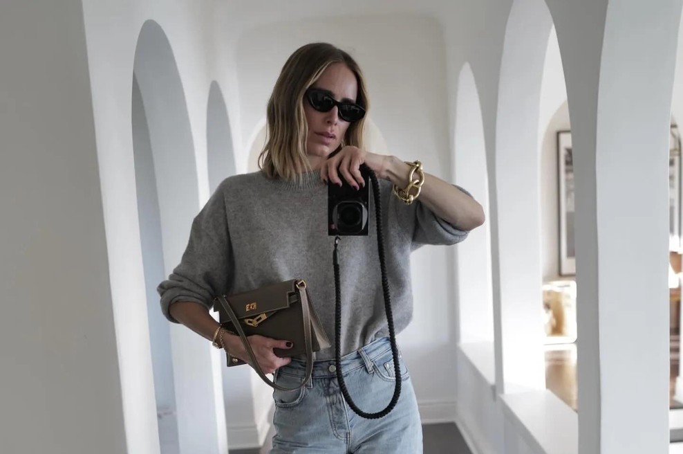 Nikoli si nismo mislili, da jih bomo nosili: ta trend kavbojk je nazaj! (foto: instagram/@aninebing)